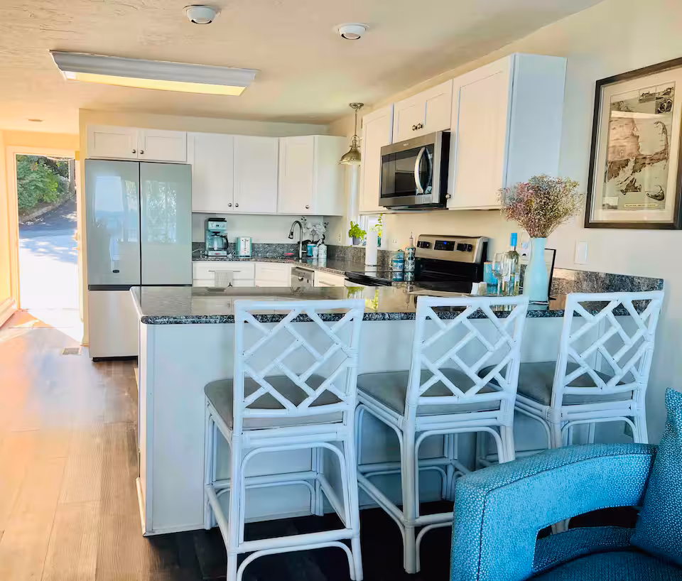 Bay House — photo 3